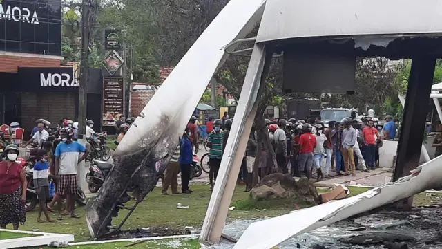 இலங்கை நீர்கொழும்பு பகுதியில் வன்முறை