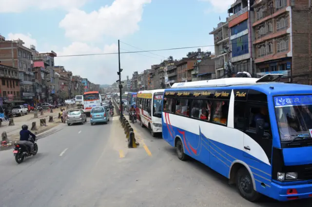 उपत्यकाबाट बाहिरिने
