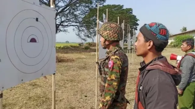 ပြည်သူ့စစ်တွေဖွဲ့ပြီး လက်နက်တပ်ဆင် ပေးထားကြောင်း စစ်ကောင်စီ ပြောခွင့်ရ အတည်ပြုထား