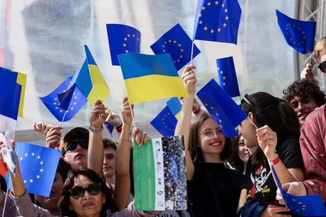 єс україна