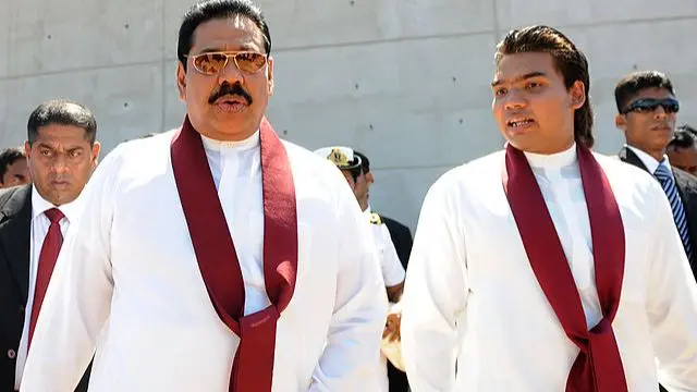 महिंदा राजपक्षे और नमल राजपक्षे