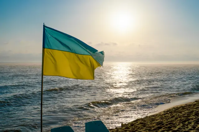 море