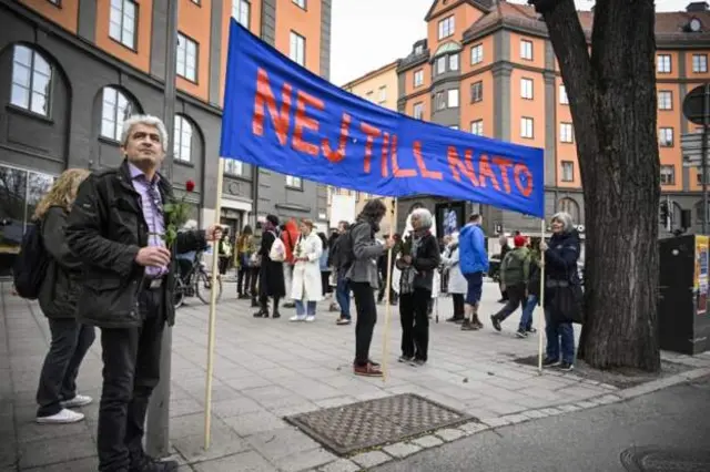 Ụfọdụ ndị e meela ngagharịiwe megide atụmatụ Sweden ịbanye otu Nato