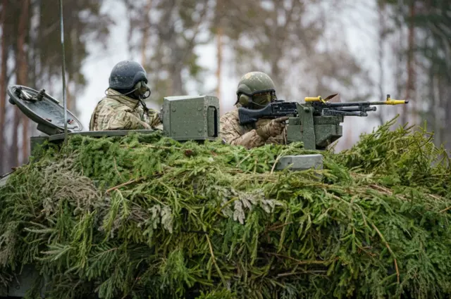 Британские военные на учениях Bold Dragon в Эстонии 14 апреля 2022 года
