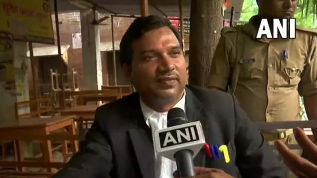 అడ్వొకేట్ కమిషనర్ అజయ్ కుమార్ మిశ్ర