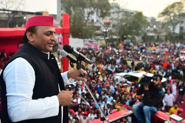 अखिलेश यादव