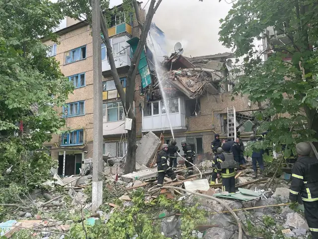 Разрушенный жилой дом в Бахмуте
