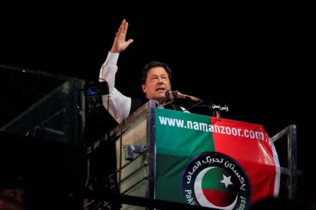 عمران خان، نامنظور