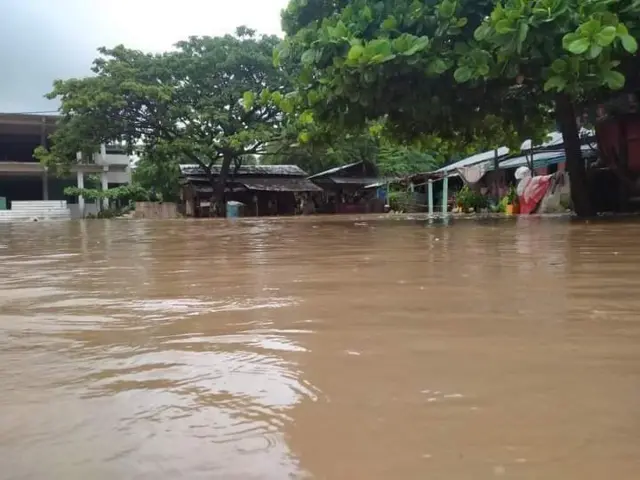 မြဝတီမြို့ မြေနိမ့်ပိုင်းရပ်ကွက်တွေမှာ ရေကြီးနေ