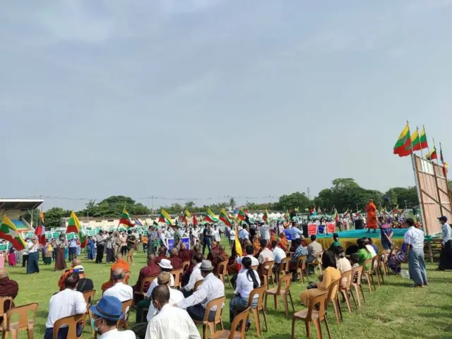 ဒီနေ့ မေလ ၂၂ ရက်မှာ မန္တလေးမြို့မှာပြုလုပ်သွားတဲ့ စစ်တပ်ငြိမ်းချမ်းရေးကြိုးပမ်းမှု ထောက်ခံပွဲ