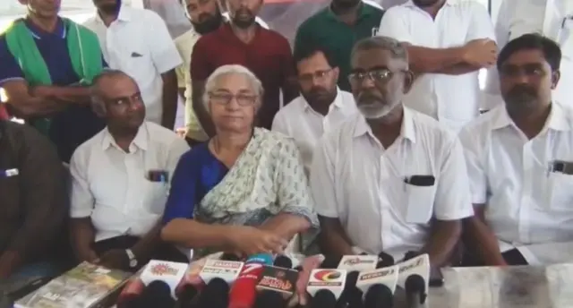 மேதா பட்கர்  மற்றும் சுப உதயகுமார்