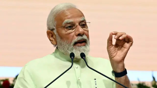 नरेंद्र मोदी