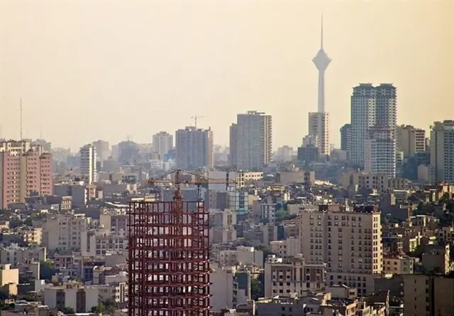 رئیس سابق سازمان نظام مهندسی ساختمان ایران می‌گوید طبق قوانین فعلی، شهرداری می‌تواند به جای تخریب ساختمان‌هایی که تخلف کرده‌اند، آن‌ها را جریمه کند.