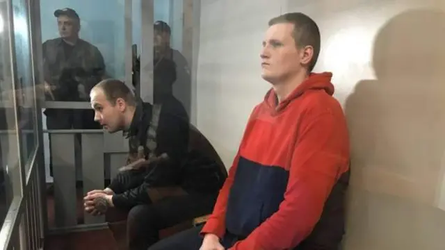 Уруш жиноятларида айбдор деб топилган икки Россия аскари