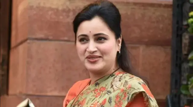 నవనీత్ కౌర్