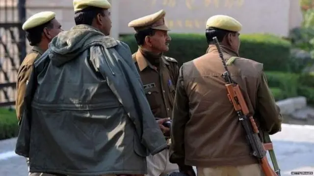 పోలీసులు