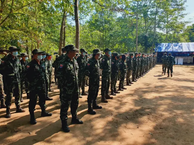 တောင်ပိုင်းစစ်ဒေသနယ်မြေ၊ ဘောဒိုင်းစခန်းတွင် ကျင်းပတဲ့ ပြည်သူ့ကာကွယ်​ရေးတပ်(PDF) ၁ နှစ်ပြည့်အခမ်းအနား