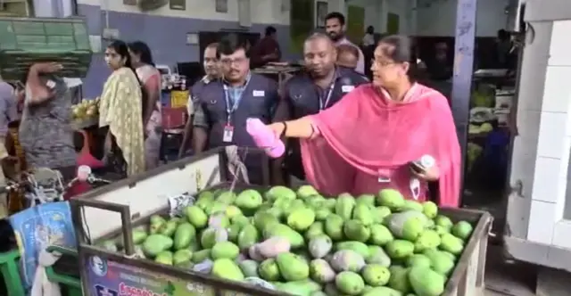 மாம்பழங்கள் அழிப்பு
