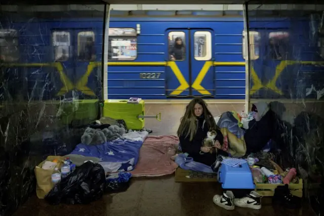 Бесплатное киевское метро служит еще и бомбоубежищем
