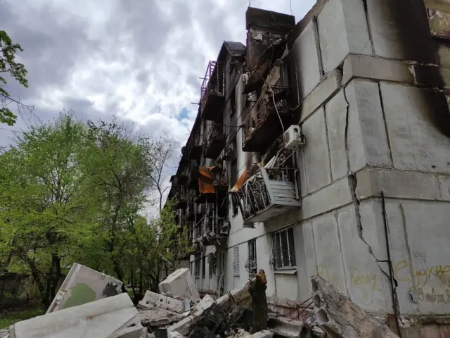 Руйнування у Сєвєродонецьку внаслідок наступу російських військ