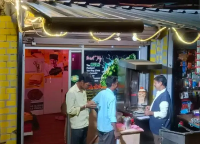 ஷவர்மா சாப்பிட்ட 3 பேருக்கு வாந்தி, மயக்கம்