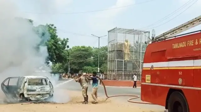 தீப்பிடித்த கார்