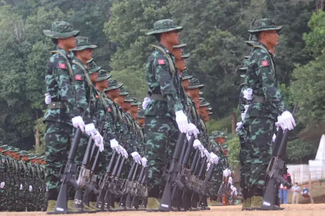 ကရင်နီတပ်(KA) ပတ်စဥ် ၇၁ သင်တန်းဆင်းပွဲ