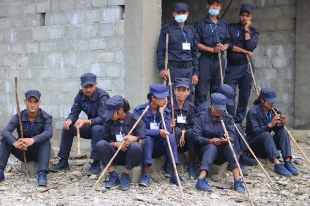 निर्वाचन सुरक्षाका लागि डोटीमा खटिएका म्यादी प्रहरी