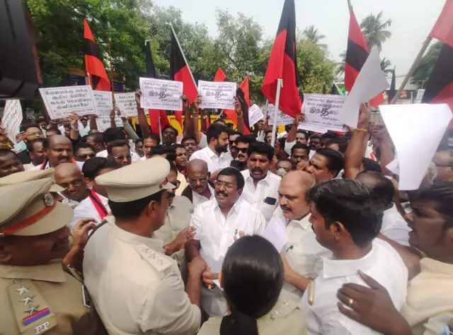 ஜிப்மர் இந்தி மொழி சர்ச்சை