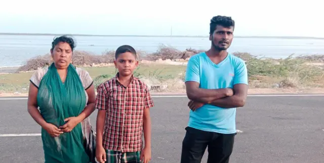 இலங்கையிலிருந்து அகதிகளாக தனுஷ்கோடி வந்த இலங்கைத் தமிழர் குடும்பம்
