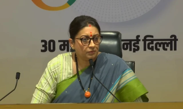 बीजेपी नेता स्मृति इरानी