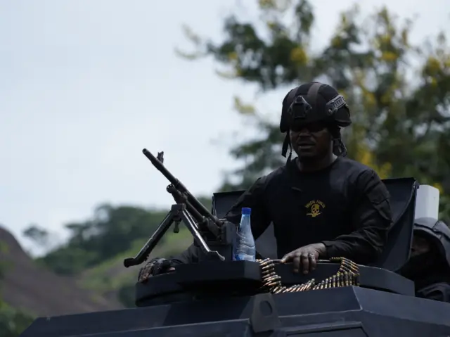 Soldiers join police and oda security agencies for di show of force