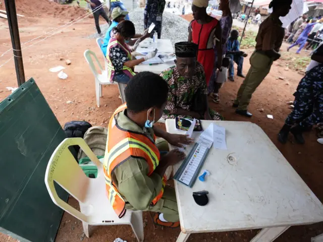 more fotos from Ekiti election
