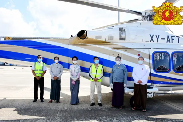 အတိုင်ပင်ခံအပေါ် စွပ်စွဲတဲ့ ရဟတ်ယာဥ်ငှားရမ်းမှုဆိုင်ရာ အဂတိမှုကို ဆက်လက်ကြားနာရုံးချိန်းမတိုင်မီမှာ ရှေ့နေတွေက မွေးနေ့ကျင်းပပေး