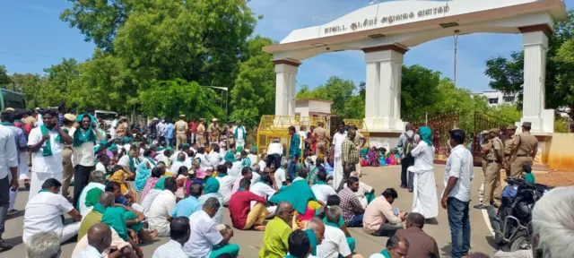 திருச்சியில் விவசாயிகள் போராட்டம்