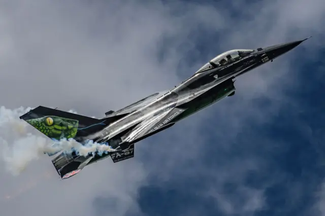 F-16