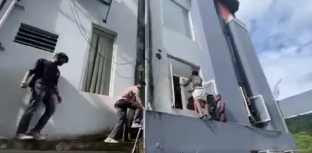 కేరళలో రాహుల్ గాంధీ కార్యాలయంపై దాడి