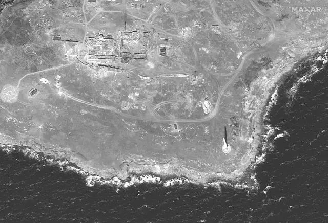 Спутниковый снимок южной оконечности Змеиного острова (17 июня 2022 года)