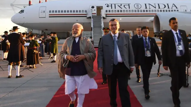 नरेंद्र मोदी