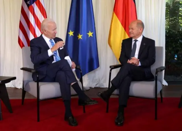 Rais Joe Biden wa Marekani na Kansela Olaf Scholz wa Ujerumani