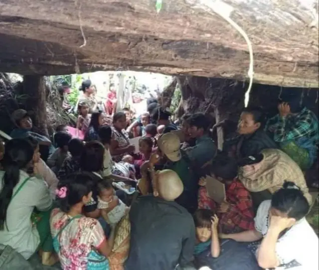 တိုက်ပွဲဖြစ်နေတဲ့ နေရာအများစုဟာ စစ်ကောင်စီတပ်ရဲ့ စစ်ကူလမ်းကြောင်း ဖြစ်နေတာကြောင့် အရပ်သားတွေဟာ နေနေမ်တွေကနေ ထွက်မရ၊ သွားမရဘဲ ပိတ်မိနေကြတာ ဖြစ်ပါတယ်။