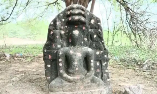 மகாவீரர் சிலை