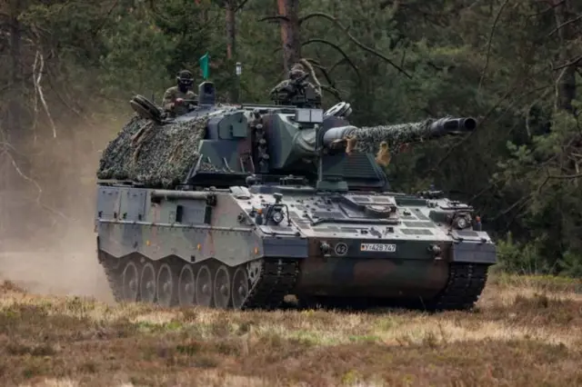 Panzerhaubitze 2000