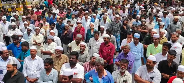இஸ்லாமிய இயக்கங்கள் ஆர்ப்பாட்டம்