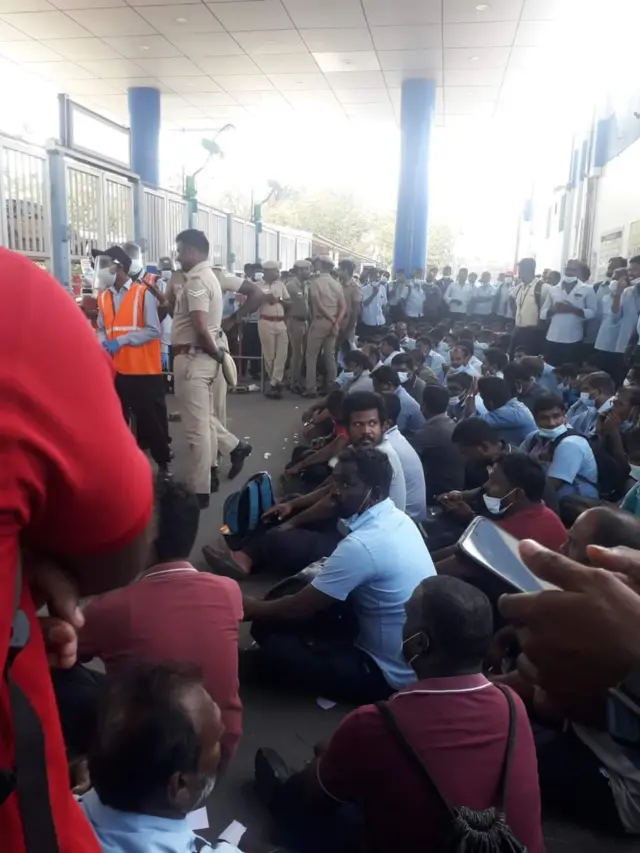 ஃபோர்டு தொழிலாளர்கள் போராட்டம்