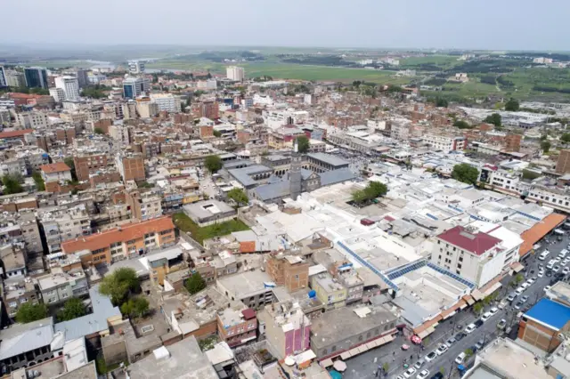 Diyarbakır’da çok sayıda gazeteci gözaltına alındı