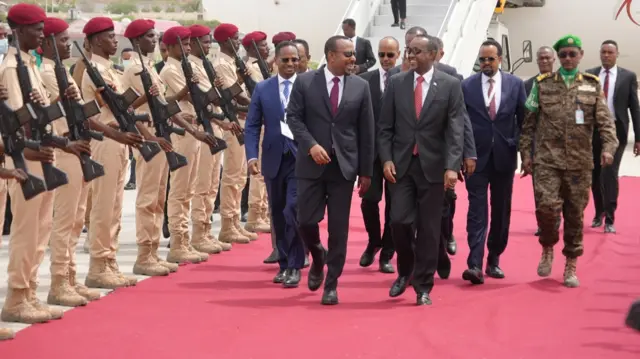 Abiy, Rooble iyo mas'uuliyiin kale