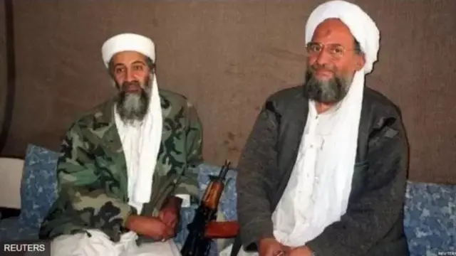 Osama bin Laden (kushoto) na Ayman Al-Zawahiri