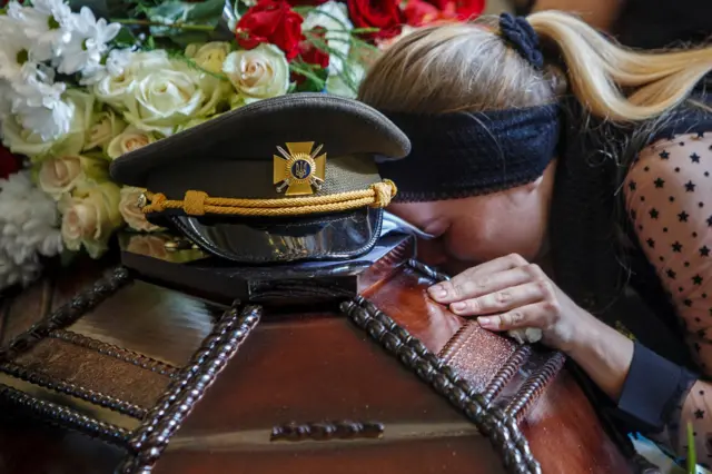 Похороны погибшего украинского военнослужащего