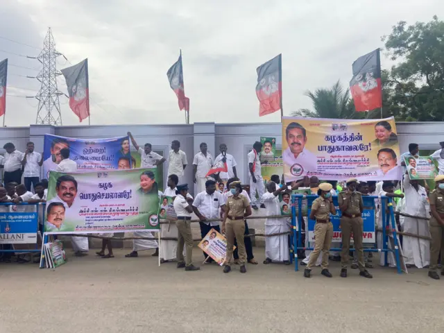 பொதுக்குழு